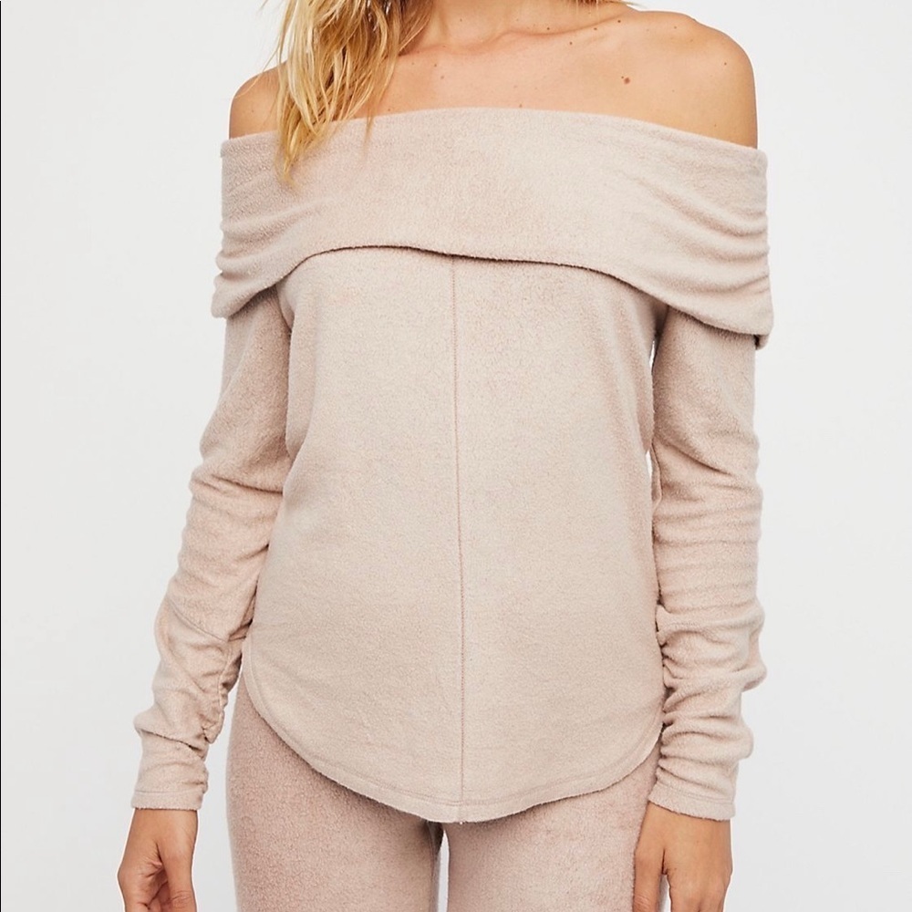 Free People - Cozy off shoulder cabin top